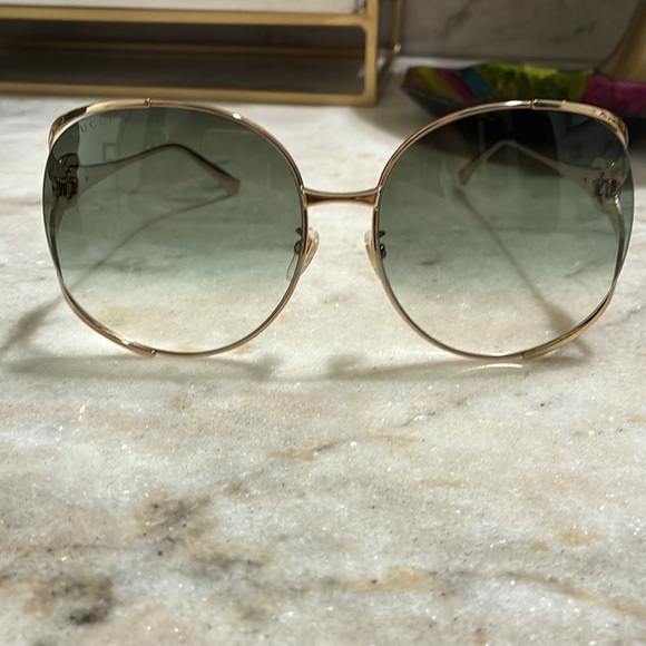 Gucci sunglasses GG0225S - Picture 16 of 17